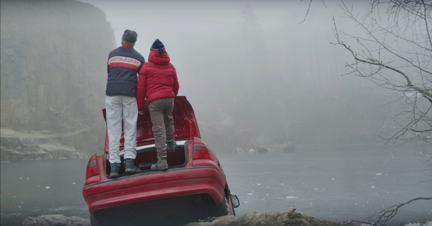 Mit der Faust in die Welt schlagen