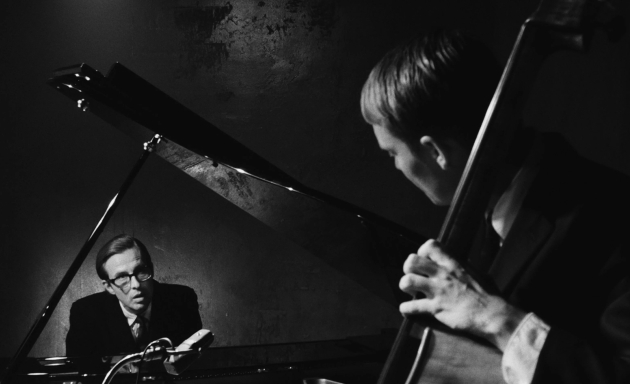 Everybody Digs Bill Evans